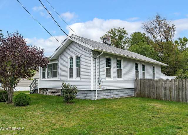 Property at 716 Park Ave, Freehold, NJ 07728, 3 beds, 1 bath