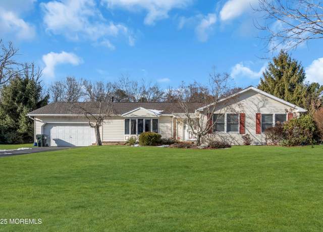 Property at 8 Crest Rd, Jackson, NJ 08527, 3 beds, 2.5 baths