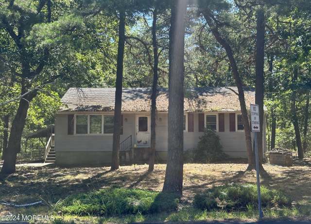 Property at 15 Schoolhouse Rd, Whiting, NJ 08759, 3 beds, 4 baths