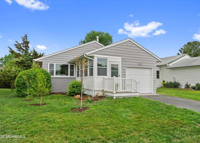 Property at 82 Fox Glove, Toms River, NJ 08755, 2 beds, 1.5 baths