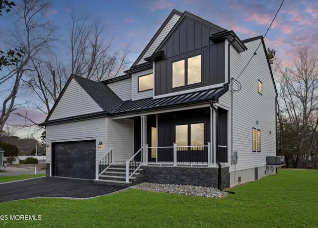 Property at 239 Berkeley Dr, Bayville, NJ 08721, 4 beds, 2.5 baths