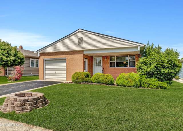 Property at 3 Virgin Islands Dr, Toms River, NJ 08757, 2 beds, 2 baths