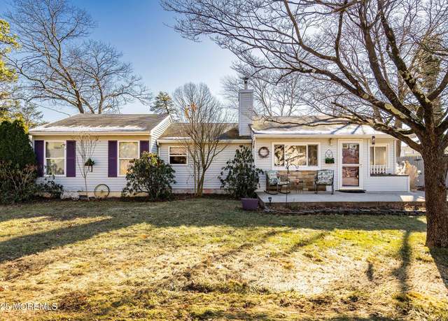 Property at 1624 8th Ave, Toms River, NJ 08757, 4 beds, 2 baths
