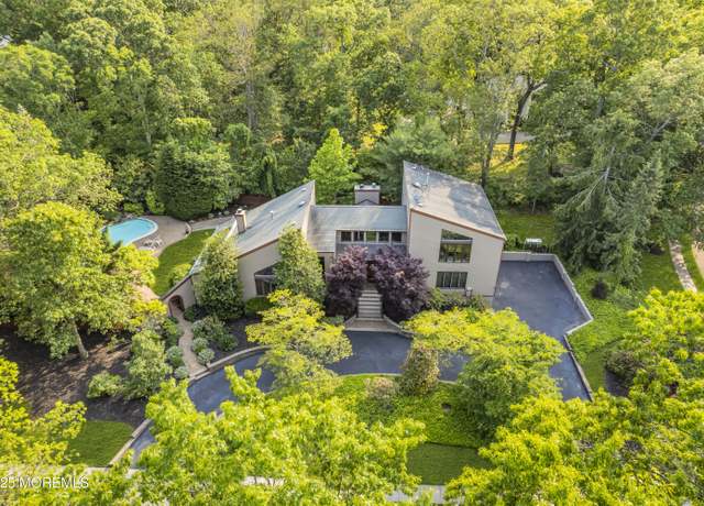 Property at 635 Winding River Rd, Brick, NJ 08724, 4 beds, 3 baths