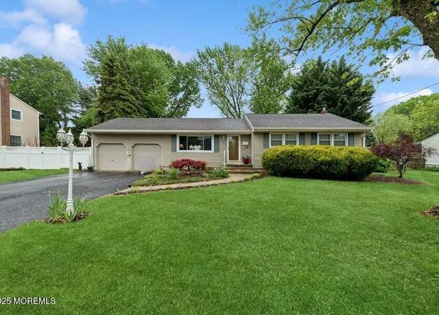 Property at 10 Crescent Rd, Holmdel, NJ 07733, 3 beds, 2 baths
