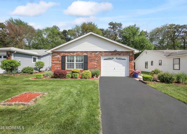 Property at 8 Rushmore Dr, Brick, NJ 08724, 2 beds, 2 baths