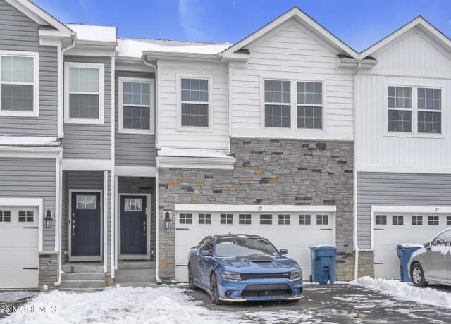Property at 25 Mantoloking Dr, Jackson, NJ 08527, 4 beds, 3.5 baths