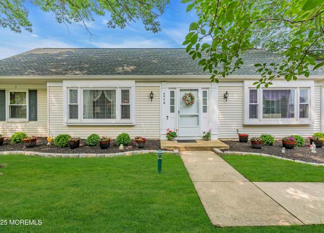 Property at 404B Newport Way, Monroe, NJ 08831, 2 beds, 2 baths