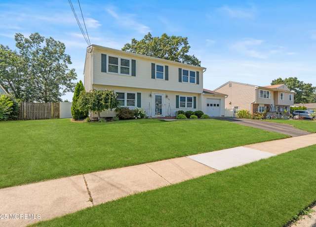 Property at 55 Newtons Corner Rd, Howell, NJ 07731, 4 beds, 2.5 baths