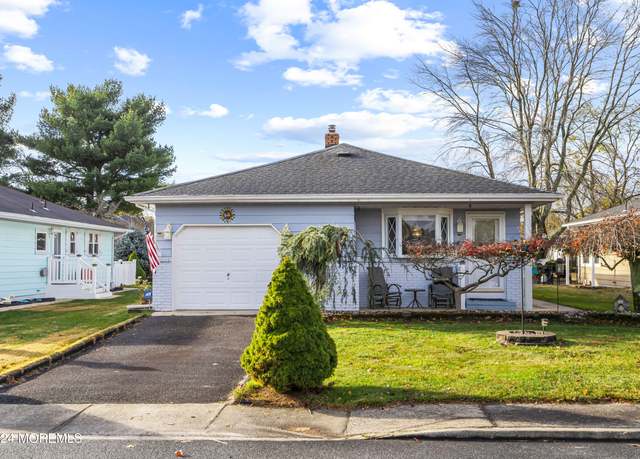 Property at 462 Jamaica Blvd, Toms River, NJ 08757, 2 beds, 1 bath