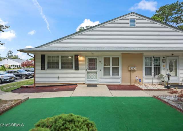 Property at 34 B Crestwood Ct, Whiting, NJ 08759, 2 beds, 1 bath