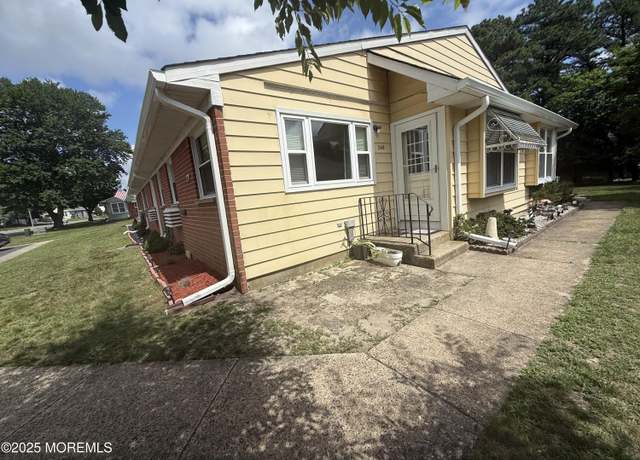 Property at 24B Monmouth Ln, Whiting, NJ 08759, 2 beds, 1 bath