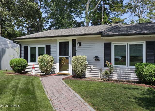 Property at 712 Tampa Rd, Forked River, NJ 08731, 2 beds, 1 bath