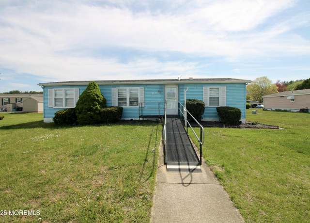 Property at 604 Jerome Pl, Freehold, NJ 07728, 2 beds, 2 baths