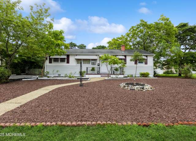 Property at 19 Ashwood Dr, Brick, NJ 08723, 3 beds, 1 bath