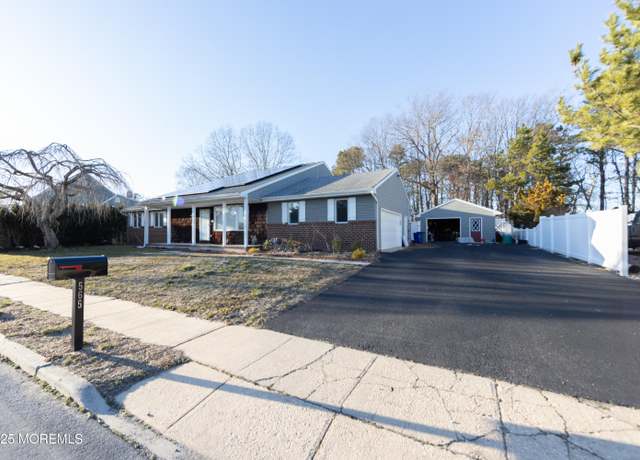 Property at 565 Brentwood Rd, Forked River, NJ 08731, 4 beds, 2.5 baths