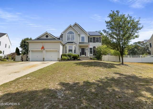Property at 39 Brittany Dr, Bayville, NJ 08721, 5 beds, 2.5 baths