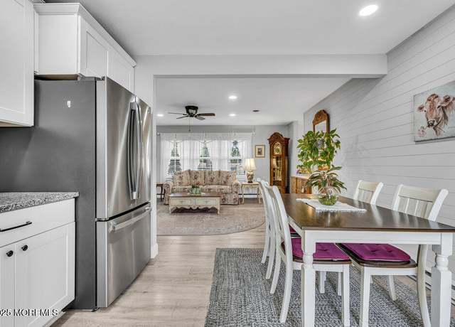 Property at 14B Yorkshire Ct, Manchester, NJ 08759, 2 beds, 1.5 baths