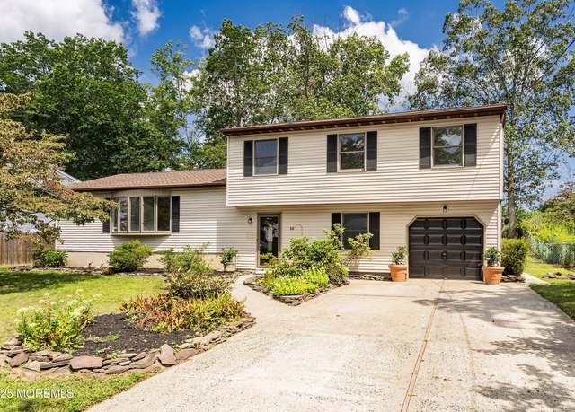 Property at 13 Grouse Dr, Bayville, NJ 08721, 4 beds, 1.5 baths
