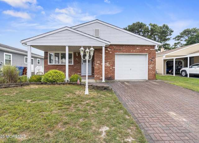 Property at 93 Paradise Blvd, Toms River, NJ 08757, 2 beds, 2 baths