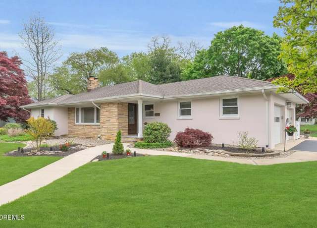 Property at 400 Lake Ave, Oakhurst, NJ 07755, 3 beds, 2.5 baths