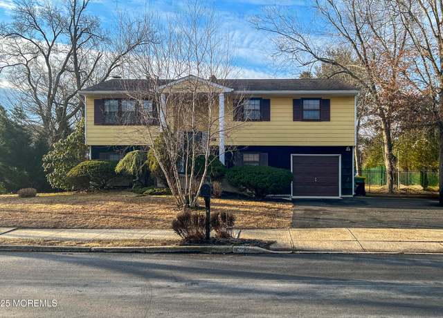 Property at 1226 County Line Rd E, Lakewood, NJ 08701, 3 beds, 1.5 baths