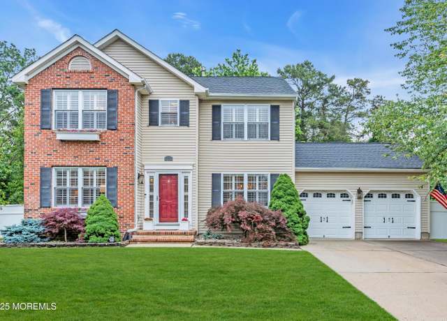 Property at 1995 Country Trce, Toms River, NJ 08753, 4 beds, 2.5 baths