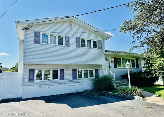 Property at 2 Palmer Rd, Middletown, NJ 07748, 3 beds, 1.5 baths