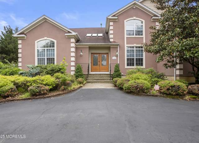 Property at 186 Riverwood Dr, Toms River, NJ 08755, 5 beds, 3 baths