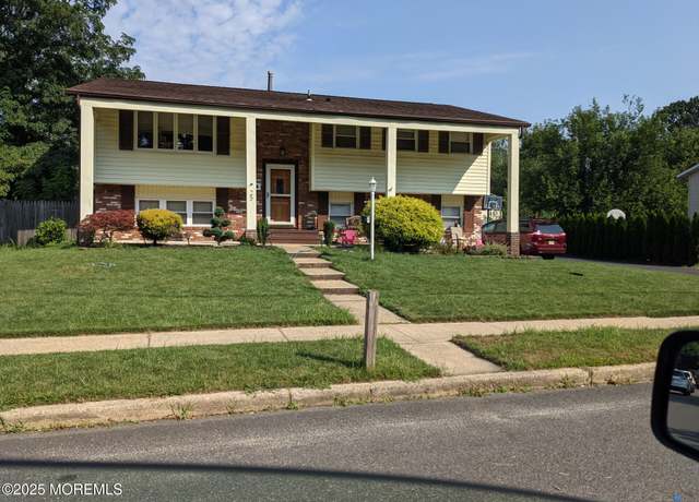 Property at 25 California Dr, Jackson, NJ 08527, 5 beds, 2 baths