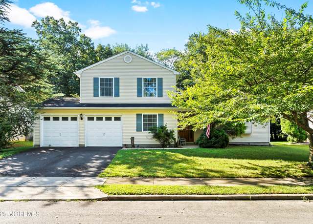 Property at 12 Colonial Ct, Howell, NJ 07731, 3 beds, 2.5 baths