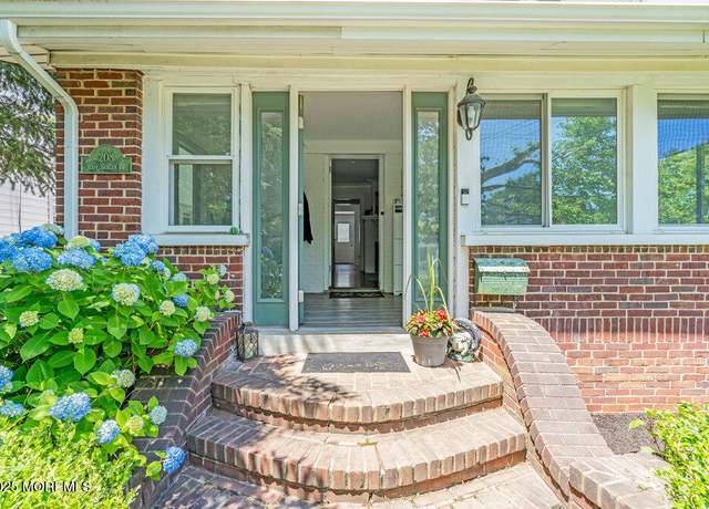 Property at 208 E Bergen Pl, Red Bank, NJ 07701, 3 beds, 2 baths