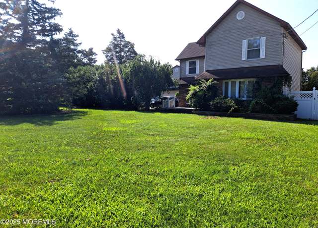 Property at 73 Cedar Grove Rd, Toms River, NJ 08753, 2 beds, 2 baths