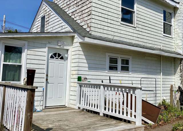 Property at 439 Mantoloking Rd, Brick, NJ 08723, 3 beds, 1 bath