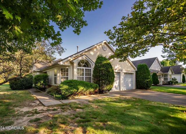 Property at 6 Round Valley Ct, Lakewood, NJ 08701, 2 beds, 2 baths
