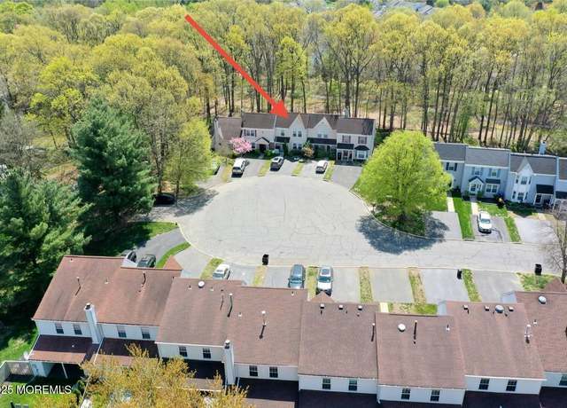 Property at 35 Bennett Ct, East Brunswick, NJ 08816, 3 beds, 2.5 baths