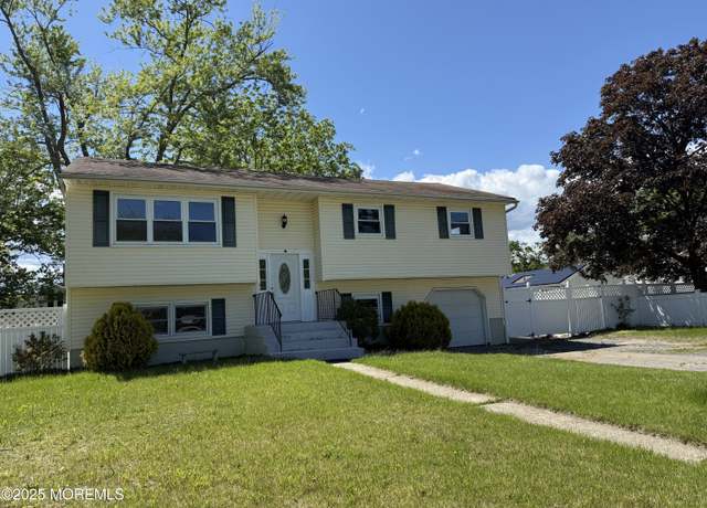 Property at 920 Bow Rd, Toms River, NJ 08753, 4 beds, 3 baths