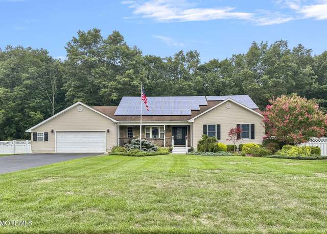 Property at 313 Wellington Ct, Jackson, NJ 08527, 3 beds, 2.5 baths