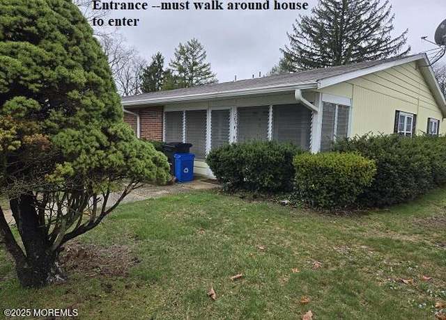 Property at 307-F Malvern Ct, Lakewood, NJ 08701, 2 beds, 1 bath