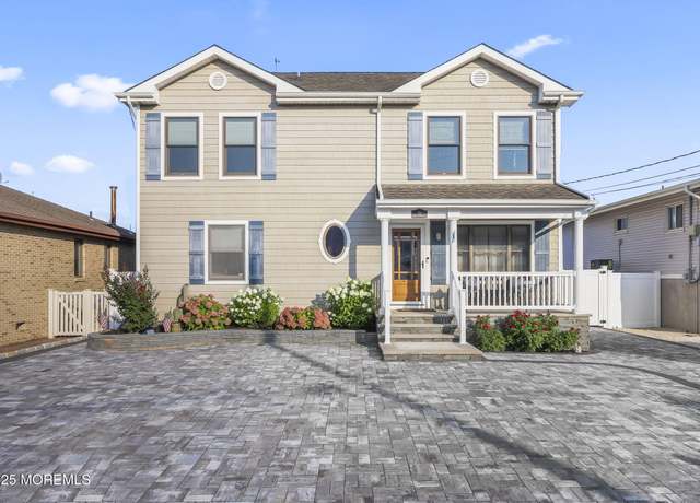 Property at 29 W Pampano Dr, Brick, NJ 08723, 6 beds, 2 baths