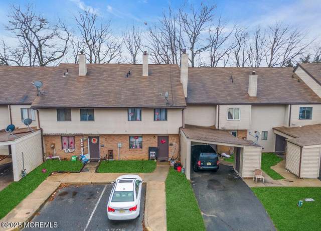 Property at 370 Joe Parker Rd, Lakewood, NJ 08701, 3 beds, 1.5 baths