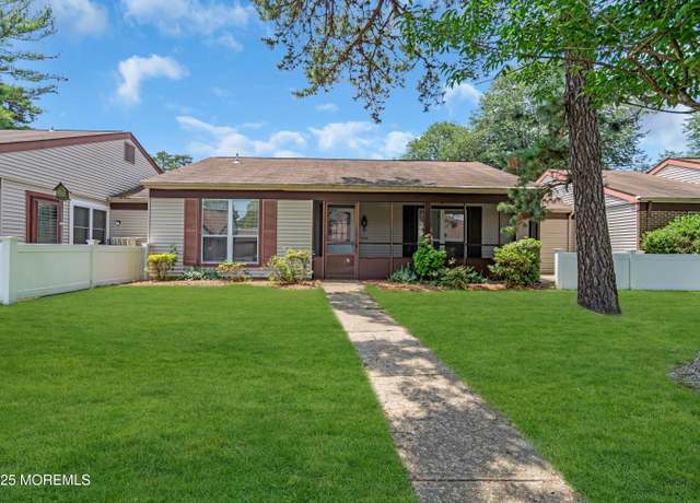Property at 761B Liverpool Cir, Manchester, NJ 08759, 2 beds, 1 bath