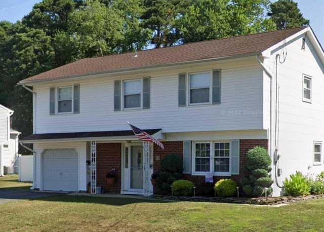 Property at 62 Old Bridge Dr, Howell, NJ 07731, 4 beds, 2.5 baths