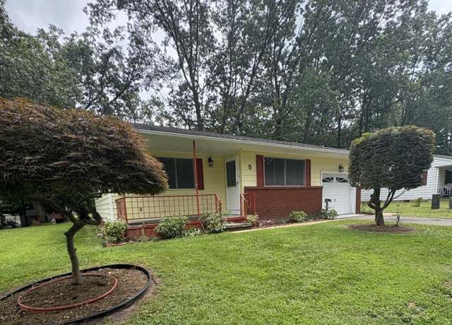 Property at 5 Indiana Way, Manchester, NJ 08759, 2 beds, 1 bath