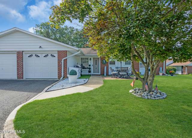 Property at 907A Dumbarton Dr Unit 907A, Lakewood, NJ 08701, 2 beds, 2 baths