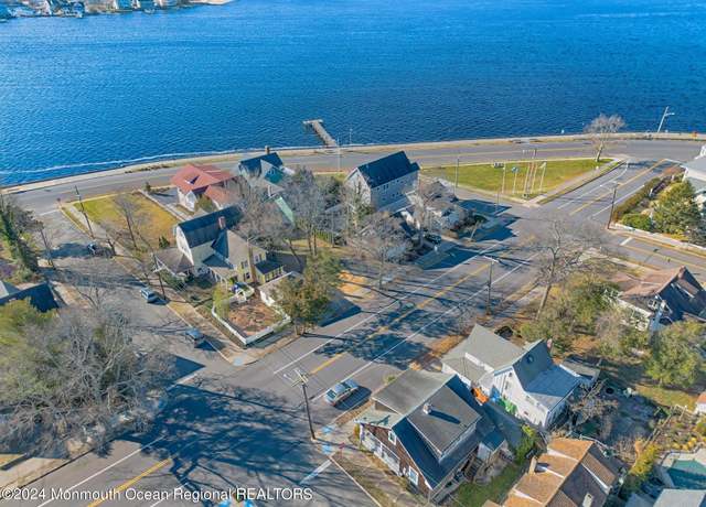 Property at 10 Ocean Ave, Island Heights, NJ 08732