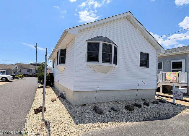 Property at 215 Harbor Dr, Lavallette, NJ 08735, 2 beds, 1 bath