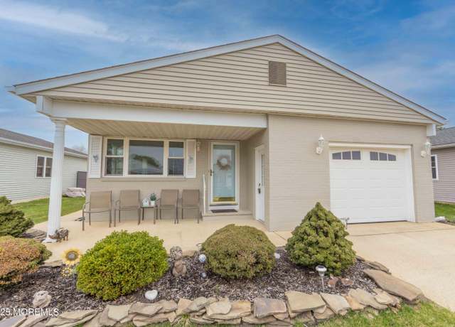 Property at 9 Lumsden Ct, Toms River, NJ 08757, 2 beds, 2 baths