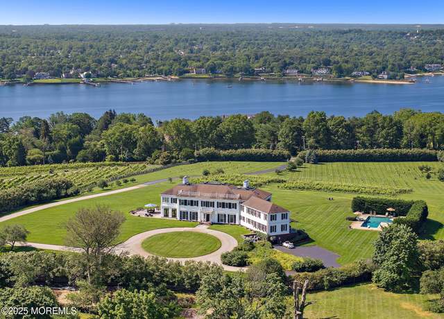 Property at 713 Navesink River Rd, Red Bank, NJ 07701, 8 beds, 7.5 baths