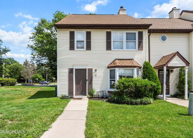 Property at 6 Revere Ct, Jackson, NJ 08527, 2 beds, 1.5 baths